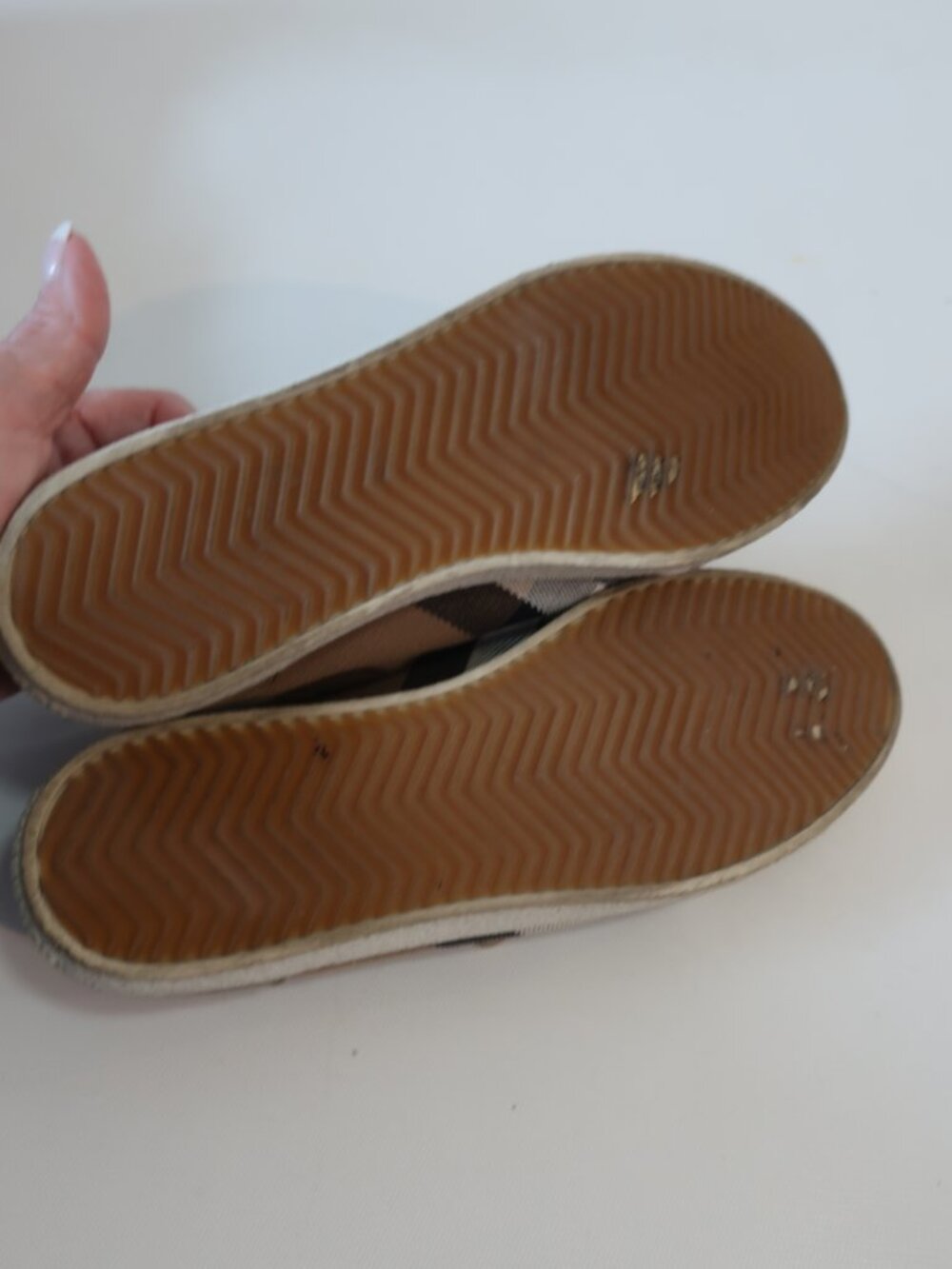 Authentic Burberry Taupe Vintage Housecheck Low-Top Vulcanized Sneakers 38 US/8 - Picture 12 of 15